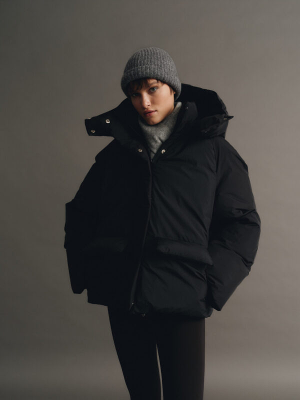 Пуфер «Cloudy» в чорному кольорі