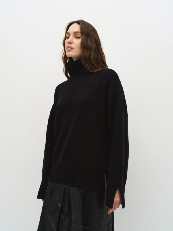 СВЕТР OVERSIZE З ВИСОКИМ КОМІРОМ